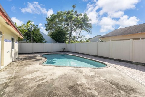 Casa en venta en Lauderhill, Florida, 5 dormitorios, 248.05 m2 № 2426773 - foto 27