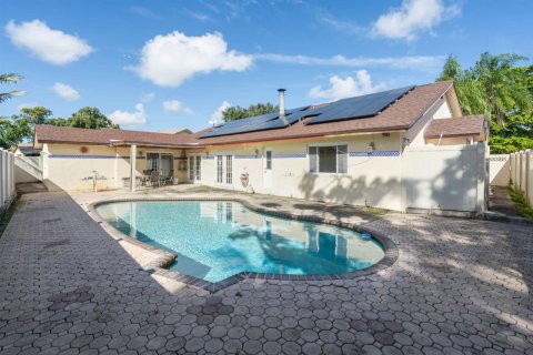 Casa en venta en Lauderhill, Florida, 5 dormitorios, 248.05 m2 № 2426773 - foto 24
