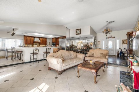 Casa en venta en Lauderhill, Florida, 5 dormitorios, 248.05 m2 № 2426773 - foto 9