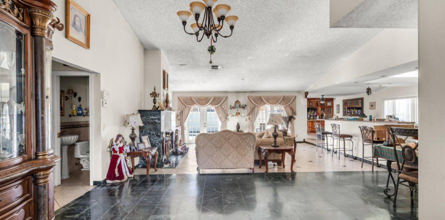 Casa en Lauderhill, Florida 5 dormitorios, 248.05 m2 № 2426773