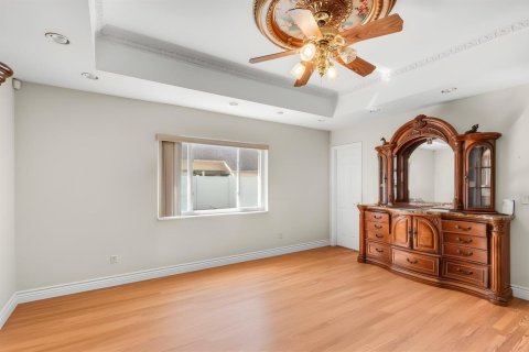 Casa en venta en Lauderhill, Florida, 5 dormitorios, 248.05 m2 № 2426773 - foto 11