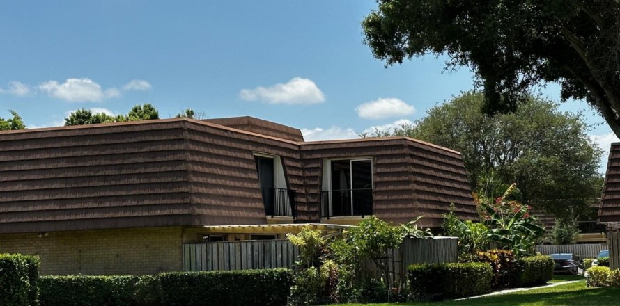 Townhouse in Palm Beach Gardens, Florida 3 bedrooms, 148.27 sq.m. № 1172898
