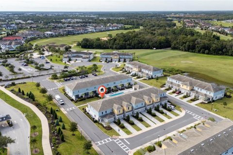 Townhouse in Four Corners, Florida 3 bedrooms, 154.12 sq.m. № 2214761 - photo 3
