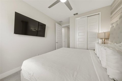 Townhouse in Four Corners, Florida 3 bedrooms, 154.12 sq.m. № 2214761 - photo 21