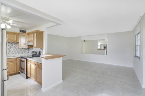 Copropriété à vendre à West Palm Beach, Floride: 2 chambres, 74.14 m2 № 2175514 - photo 6