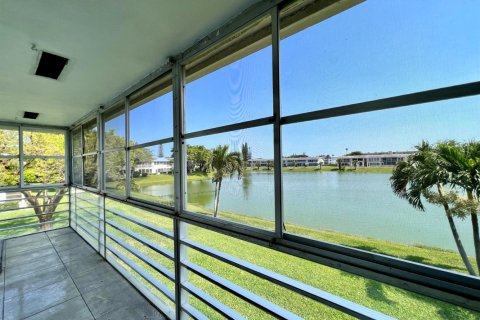 Condo in West Palm Beach, Florida, 2 bedrooms № 2175514