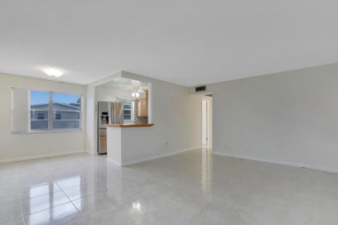 Copropriété à vendre à West Palm Beach, Floride: 2 chambres, 74.14 m2 № 2175514 - photo 2