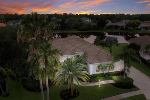 House in Lakewood Ranch, Florida 4 bedrooms, 318.75 sq.m. № 2101226 - photo 3