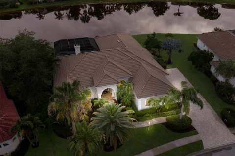 House in Lakewood Ranch, Florida 4 bedrooms, 318.75 sq.m. № 2101226 - photo 4