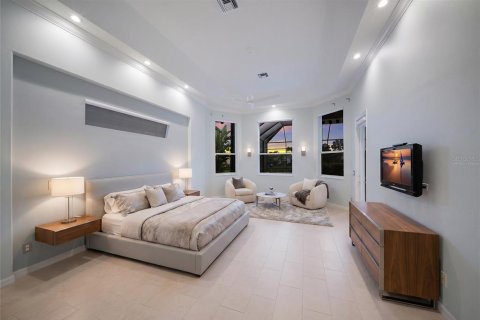 House in Lakewood Ranch, Florida 4 bedrooms, 318.75 sq.m. № 2101226 - photo 23