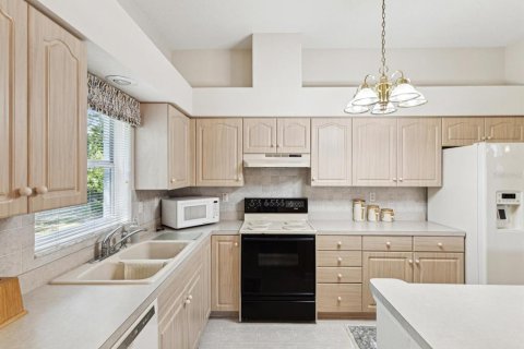 Casa en venta en New Port Richey, Florida, 2 dormitorios, 123.84 m2 № 1616123 - foto 4