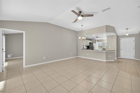 House in Punta Gorda, Florida 2 bedrooms, 122.72 sq.m. № 1918972 - photo 9