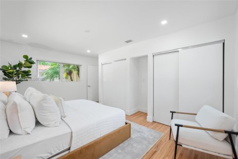 Casa en alquiler en Coral Gables, Florida, 4 dormitorios, 224.36 m2 № 1992940 - foto 23