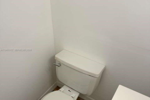 Condo in Miami Beach, Florida, 1 bedroom № 2027041 - photo 5