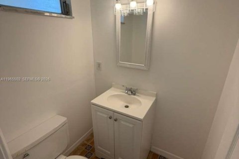 Condo in Miami Beach, Florida, 1 bedroom № 2027041 - photo 3