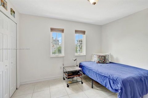 Condo in Coral Gables, Florida, 2 bedrooms  № 1794056 - photo 10