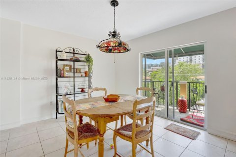 Condo in Coral Gables, Florida, 2 bedrooms  № 1794056 - photo 6
