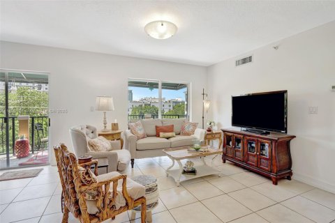 Condo in Coral Gables, Florida, 2 bedrooms  № 1794056 - photo 4