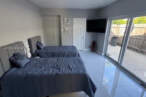 Villa ou maison à louer à Oakland Park, Floride: 3 chambres, 160.26 m2 № 2027763 - photo 11