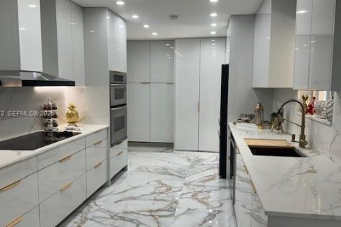 Villa ou maison à louer à Oakland Park, Floride: 3 chambres, 160.26 m2 № 2027763 - photo 7