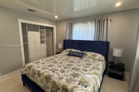 Villa ou maison à louer à Oakland Park, Floride: 3 chambres, 160.26 m2 № 2027763 - photo 10