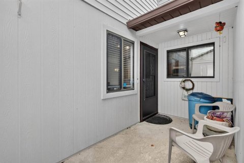 Townhouse in New Smyrna Beach, Florida 2 bedrooms, 158.49 sq.m. № 2156042 - photo 14