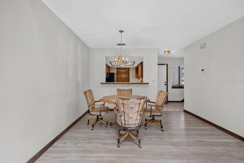 Townhouse in New Smyrna Beach, Florida 2 bedrooms, 158.49 sq.m. № 2156042 - photo 17