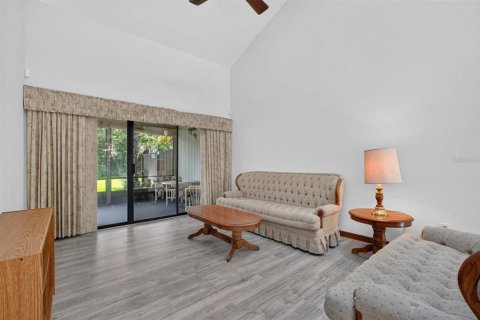 Townhouse in New Smyrna Beach, Florida 2 bedrooms, 158.49 sq.m. № 2156042 - photo 8