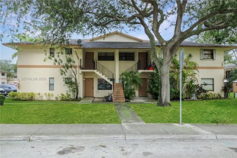 Condo in Miami, Florida, 2 bedrooms  № 2047174