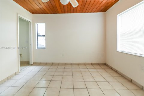 Снять в аренду кондоминиум в Майами, Флорида 2 спальни, 82.68м2, № 2047174 - фото 14