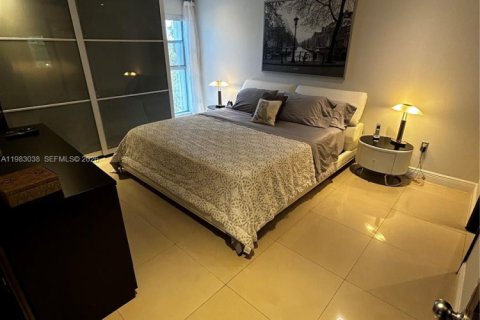 Снять в аренду кондоминиум в Санни-Айлс-Бич, Флорида 2 спальни, 83.8м2, № 2049419 - фото 3