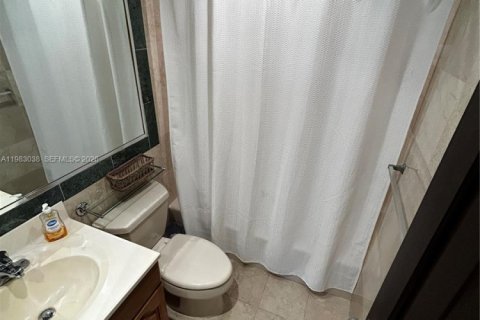 Снять в аренду кондоминиум в Санни-Айлс-Бич, Флорида 2 спальни, 83.8м2, № 2049419 - фото 4