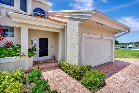 Condominio en Jupiter, Florida, 2 dormitorios  № 2158368