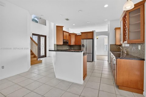 Купить виллу или дом в Пемброк-Пайнс, Флорида 5 спален, 238.02м2, № 2066613 - фото 16