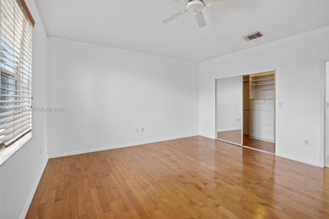 Купить виллу или дом в Пемброк-Пайнс, Флорида 5 спален, 238.02м2, № 2066613 - фото 19