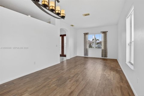 Купить виллу или дом в Пемброк-Пайнс, Флорида 5 спален, 238.02м2, № 2066613 - фото 10