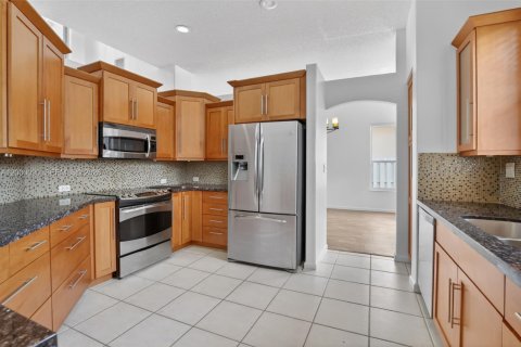 Купить виллу или дом в Пемброк-Пайнс, Флорида 5 спален, 238.02м2, № 2066613 - фото 11