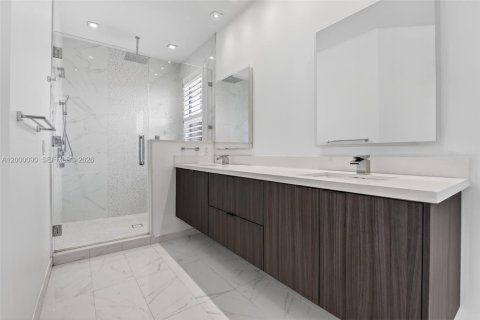 Купить виллу или дом в Пемброк-Пайнс, Флорида 5 спален, 238.02м2, № 2066613 - фото 22