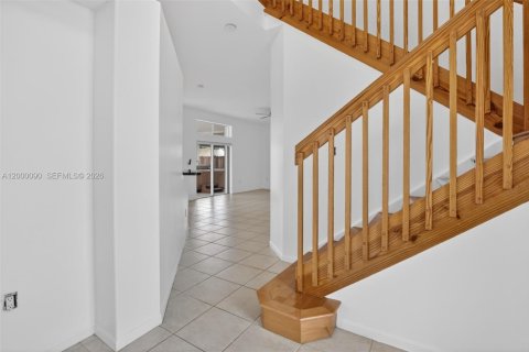 Купить виллу или дом в Пемброк-Пайнс, Флорида 5 спален, 238.02м2, № 2066613 - фото 6