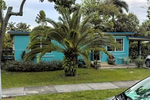 Villa ou maison à Hallandale Beach, Floride 4 chambres, 161.65 m2 № 2018884