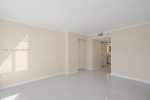 Copropriété à louer à Sunny Isles Beach, Floride: 2 chambres, 114.46 m2 № 2389966 - photo 10