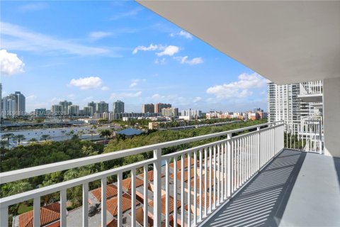 Copropriété à louer à Sunny Isles Beach, Floride: 2 chambres, 114.46 m2 № 2389966 - photo 26