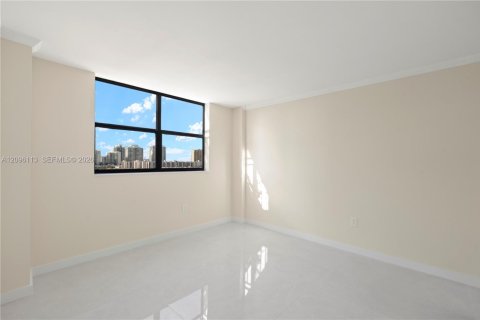 Copropriété à louer à Sunny Isles Beach, Floride: 2 chambres, 114.46 m2 № 2389966 - photo 22