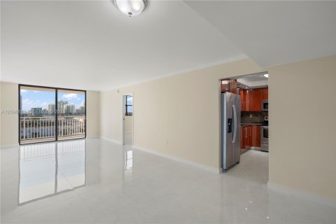 Copropriété à louer à Sunny Isles Beach, Floride: 2 chambres, 114.46 m2 № 2389966 - photo 17
