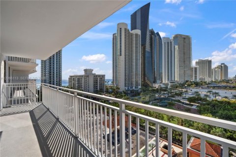 Copropriété à louer à Sunny Isles Beach, Floride: 2 chambres, 114.46 m2 № 2389966 - photo 27