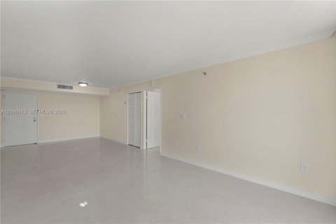 Copropriété à louer à Sunny Isles Beach, Floride: 2 chambres, 114.46 m2 № 2389966 - photo 15