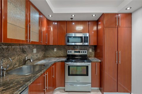 Copropriété à louer à Sunny Isles Beach, Floride: 2 chambres, 114.46 m2 № 2389966 - photo 8