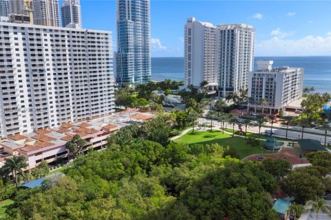 Copropriété à louer à Sunny Isles Beach, Floride: 2 chambres, 114.46 m2 № 2389966 - photo 29