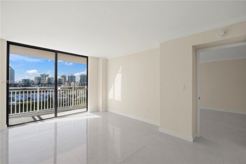 Copropriété à louer à Sunny Isles Beach, Floride: 2 chambres, 114.46 m2 № 2389966 - photo 13
