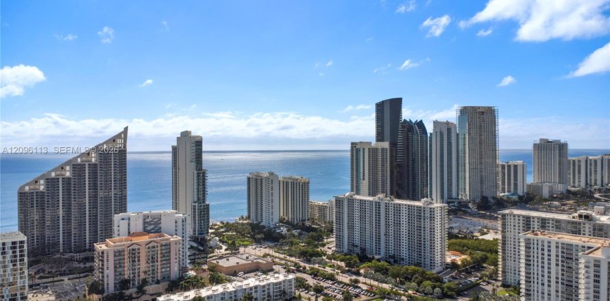 Condo à Sunny Isles Beach, Floride, 2 chambres  № 2389966